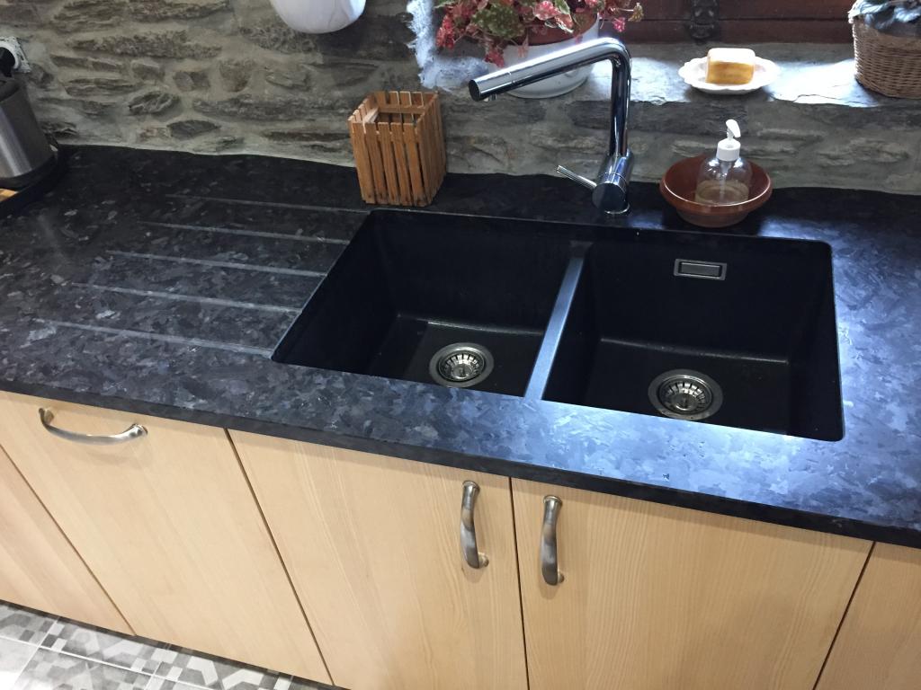 cuve colle par dessous avec cannalure pour gouttoir 